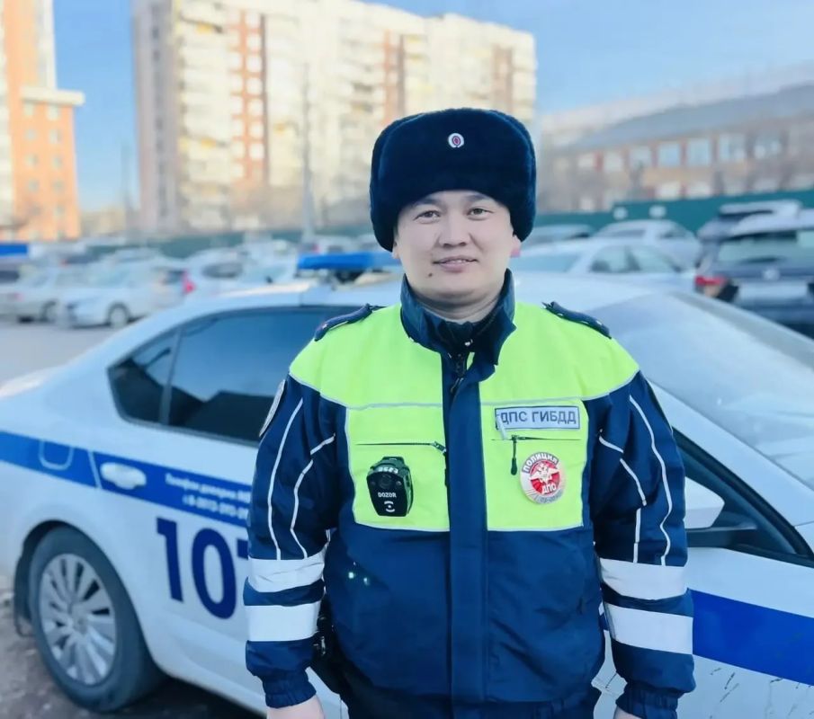 Доброго утра и отличных выходных желает вам инспектор Госавтоинспекции МВД по Республике Бурятия Игнат Хандархаев!