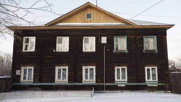 При сносе двух десятков домов в Улан-Удэ решили пощадить одно старое здание