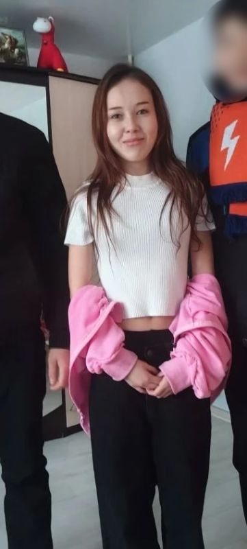 123 Внимание, розыск!. Сотрудниками полиции разыскивается 14-летняя Вероника Городецкая По имеющейся информации, сегодня около 15.00 вышла из кафе, расположенного по ул. Терешковой в районе остановки общественного транспорта...