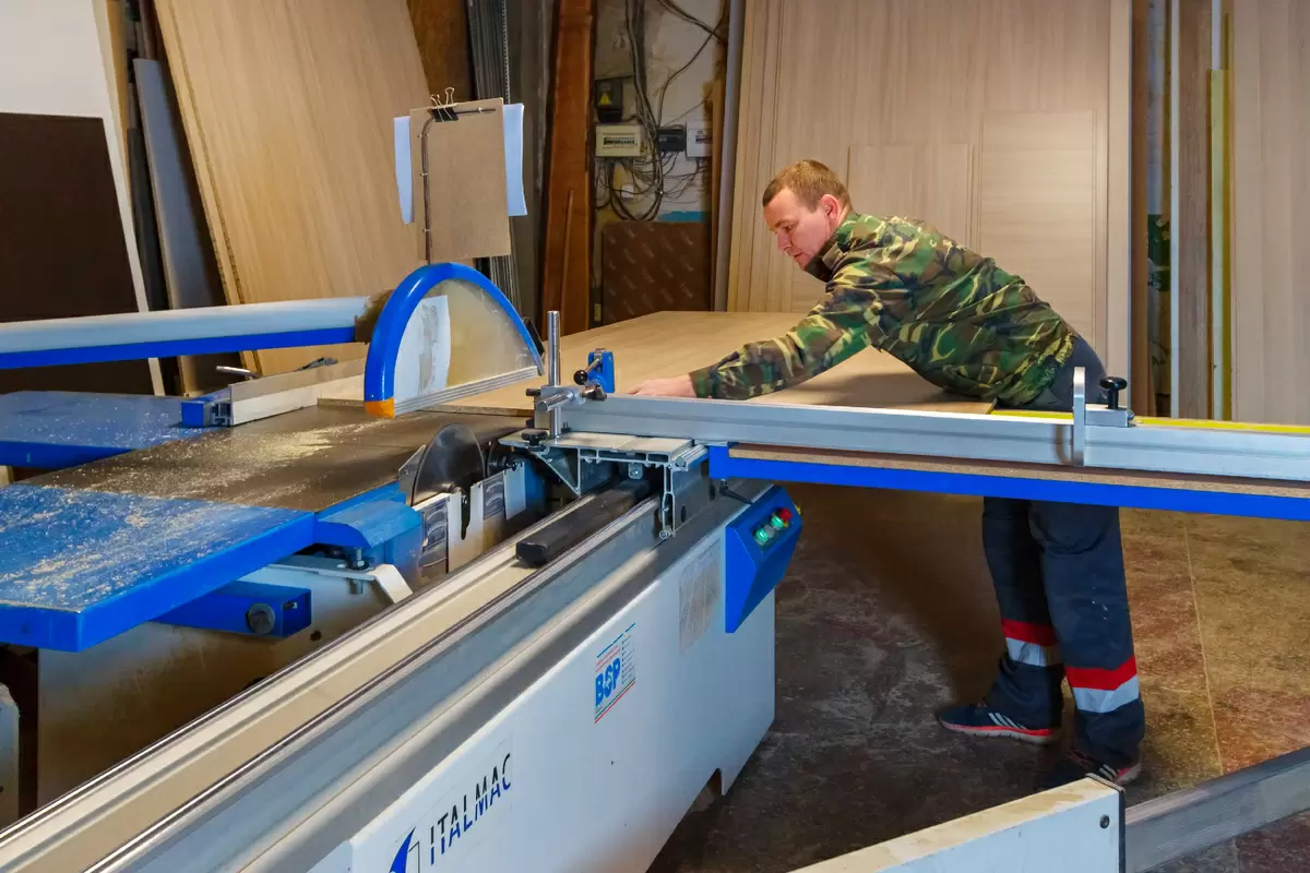 Единая Россия обновляет законы для защиты прав работников