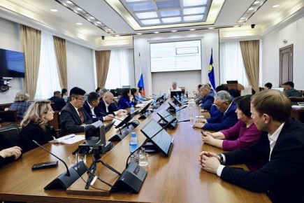 Глава Бурятии оценил развитие патриотического воспитания в ссузах