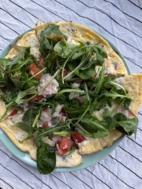 Пикантная простота: как приготовить яйца на лаваше за 10 минут