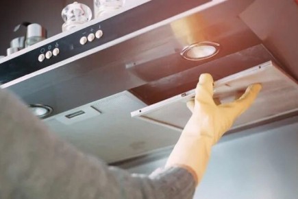 Зачем чистить вытяжку, даже если она не на службе?