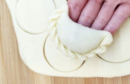Секреты идеальных вареников: как добиться мягкости и эластичности теста