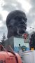 Памятник Ленину моют на площади Советов
