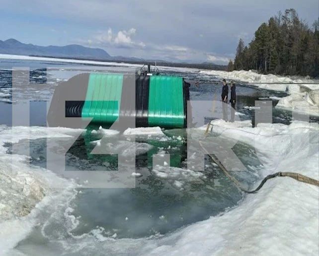 Четыре человека погибли при крушении катера на Байкале в Бурятии, сообщили в прокуратуре по республике