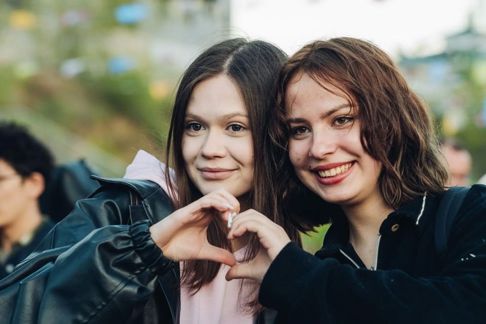 Алексей Цыденов: Один из важных для нас практических эффектов от форума креативных индустрий – свести наших талантливых артистов с крупными музыкальными лейблами и продюсерами Алексей Цыденов: Один из важных для нас практических эффектов от форума креативных индустрий – свести наших талантливых артистов с крупными музыкальными лейблами и продюсерами