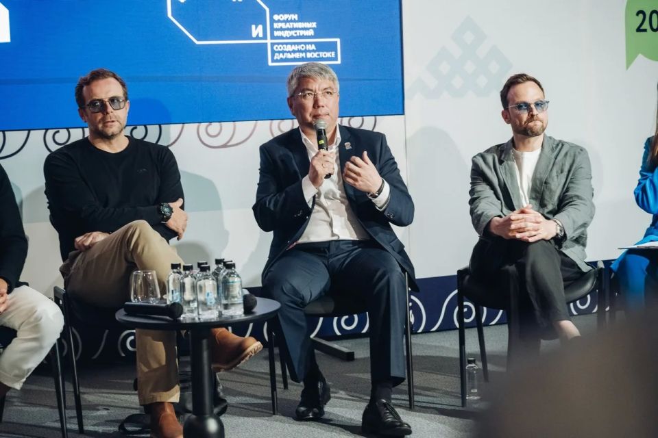 Алексей Цыденов: Обсудили как сделать кино инструментом для развития Бурятии на встрече с представителями бурятской киноиндустрии и мэтрами российского кино Алексей Цыденов: Обсудили как сделать кино инструментом для развития Бурятии на встрече с представителями бурятской киноиндустрии и мэтрами российского кино