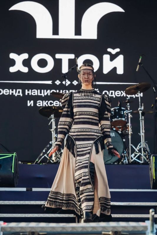 Яркий показ мод состоялся на форуме «Создано на Дальнем Востоке» Яркий показ мод состоялся на форуме «Создано на Дальнем Востоке»