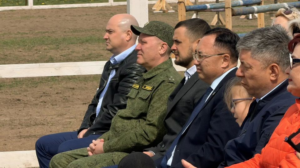 В Бурятии стартовал турнир по конному спорту ко Дню пограничника В Бурятии стартовал турнир по конному спорту ко Дню пограничника