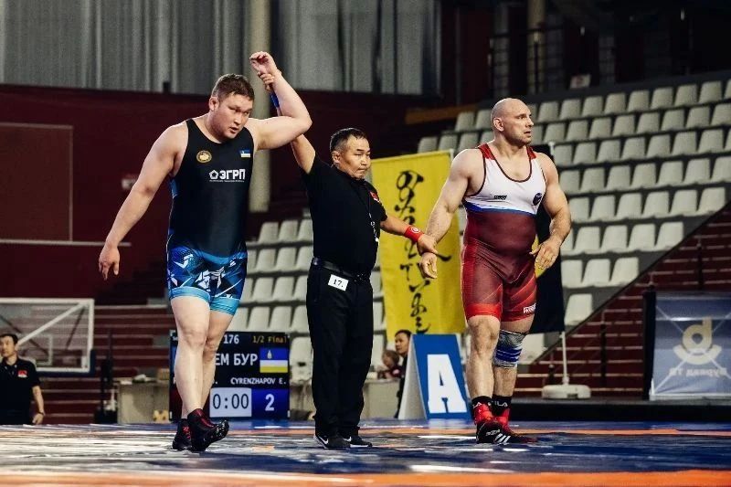 Росгвардеец стал чемпионом международного турнира по вольной борьбе Baikal Open