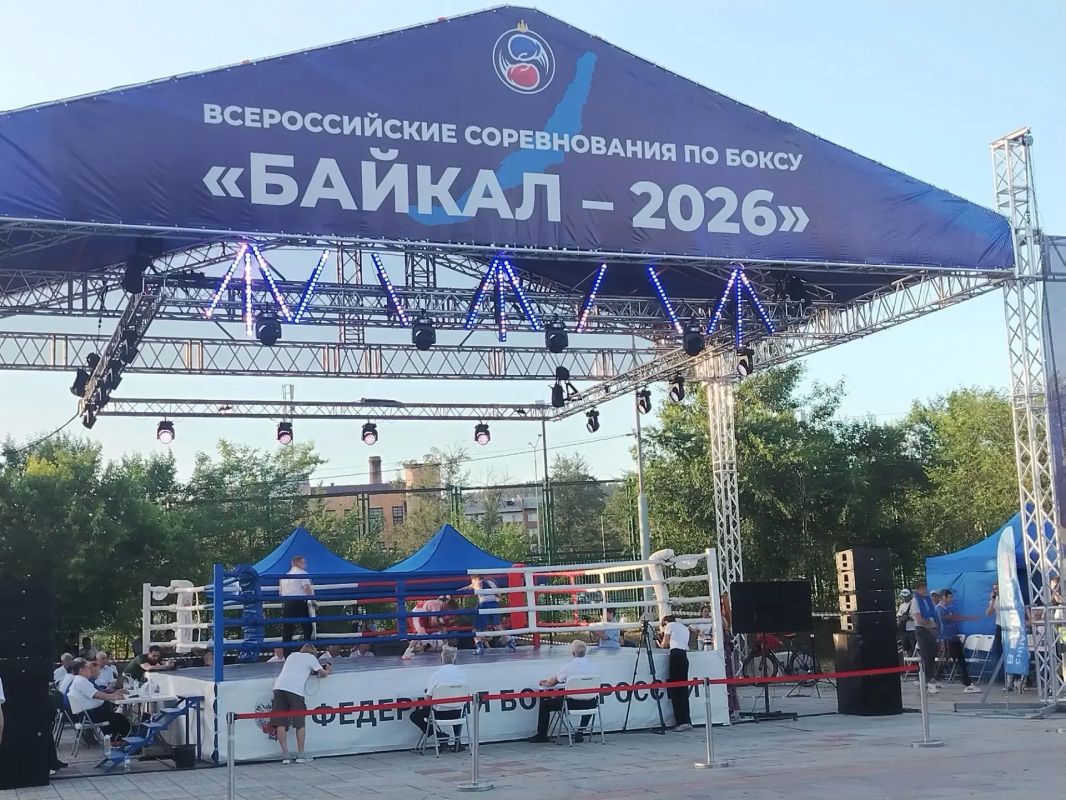 Турнир по боксу памяти олимпийского чемпиона В.К.Сафронова открылся в Бурятии Турнир по боксу памяти олимпийского чемпиона В.К.Сафронова открылся в Бурятии