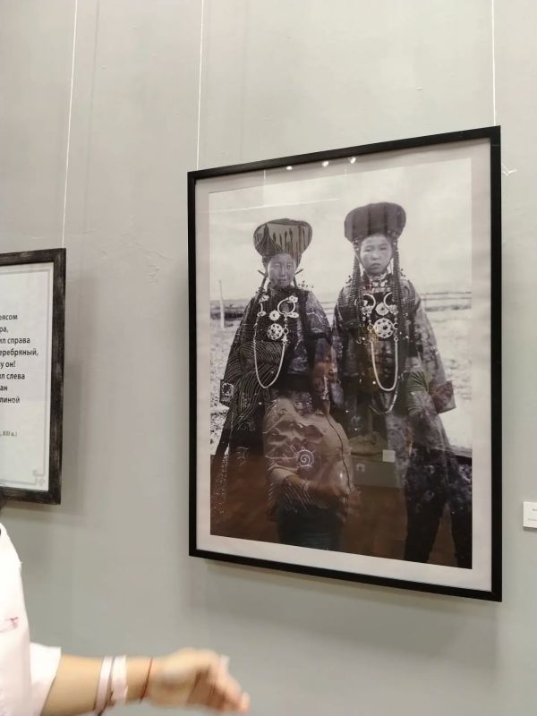Изучаем костюм бурятской женщины из Джидинского района Изучаем костюм бурятской женщины из Джидинского района
