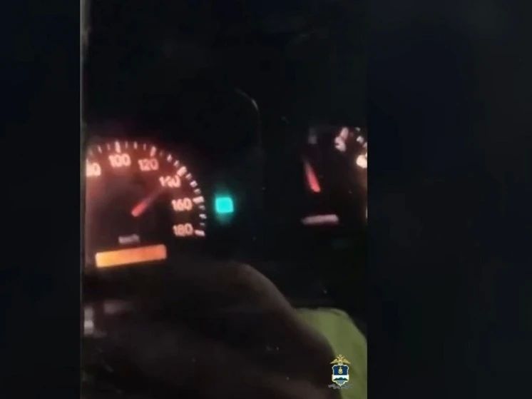 В Бурятии автоледи ехала со скоростью 140 км/ч, одновременно делая селфи
