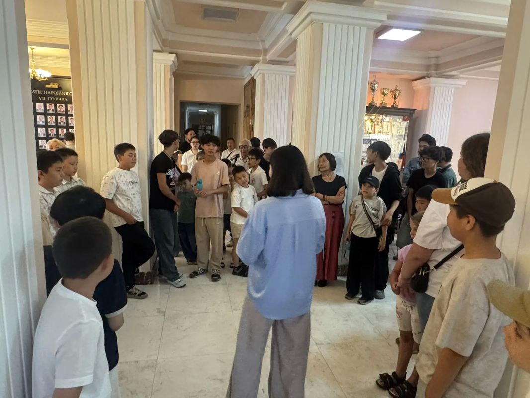 В Народном Хурале Бурятии проходит традиционный турнир, посвященный Международному дню шахмат В Народном Хурале Бурятии проходит традиционный турнир, посвященный Международному дню шахмат