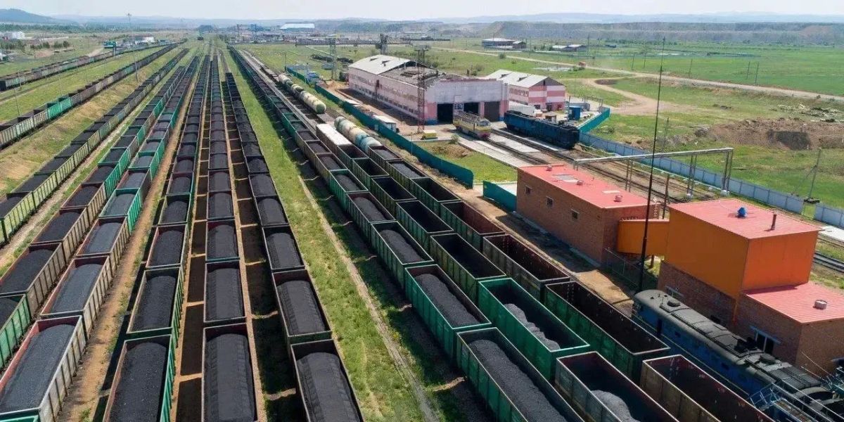 Глава Бурятии поздравил земляков с Днём шахтёра Глава Бурятии поздравил земляков с Днём шахтёра