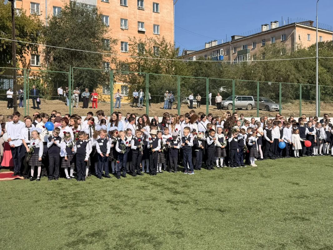 Игорь Шутенков: Дорогие уланудэнцы, от Администрации города и от себя лично от всей души поздравляю вас с Днём знаний! Игорь Шутенков: Дорогие уланудэнцы, от Администрации города и от себя лично от всей души поздравляю вас с Днём знаний!