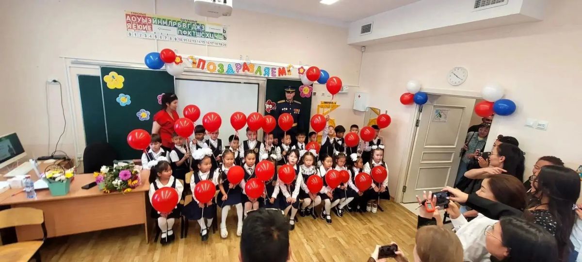В Бурятии ветераны СВО проводили в школу детей павших героев В Бурятии ветераны СВО проводили в школу детей павших героев