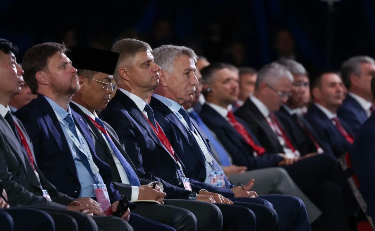 Алексей Цыденов: Сегодня на пленарной сессии в рамках ВЭФ -2026 наш Президент трижды упомянул Бурятию в своем докладе Алексей Цыденов: Сегодня на пленарной сессии в рамках ВЭФ -2026 наш Президент трижды упомянул Бурятию в своем докладе