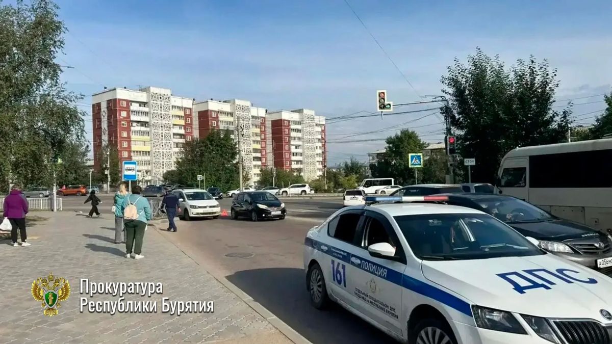 На перекрестке ул. Калашникова - пр. Строителей водитель автомобиля совершил наезд на школьницу, 2016 г.р., переходившую проезжую часть по пешеходному переходу На перекрестке ул. Калашникова - пр. Строителей водитель автомобиля совершил наезд на школьницу, 2016 г.р., переходившую проезжую часть по пешеходному переходу