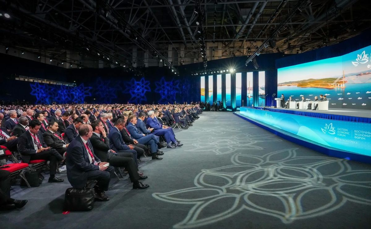 Алексей Цыденов: Сегодня на пленарной сессии в рамках ВЭФ -2026 наш Президент трижды упомянул Бурятию в своем докладе Алексей Цыденов: Сегодня на пленарной сессии в рамках ВЭФ -2026 наш Президент трижды упомянул Бурятию в своем докладе