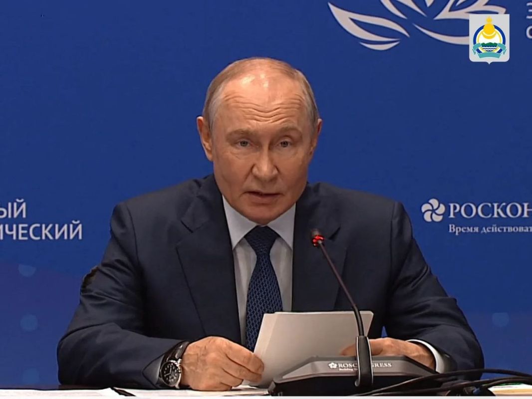 Путин обсудил новый этап развития Дальнего Востока Путин обсудил новый этап развития Дальнего Востока