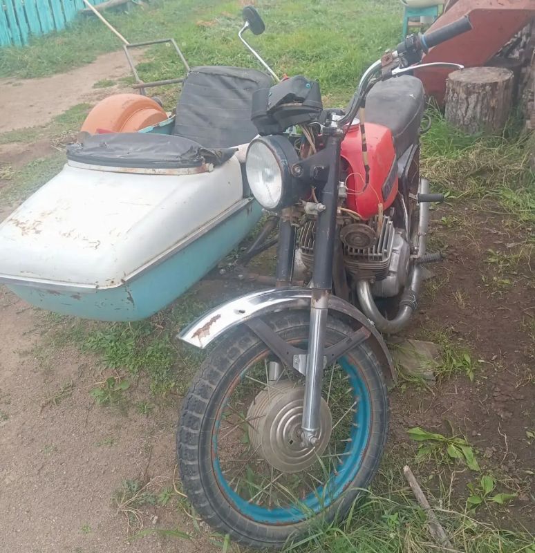 В Кяхтинском районе мотоциклист без шлема попал в больницу после падения