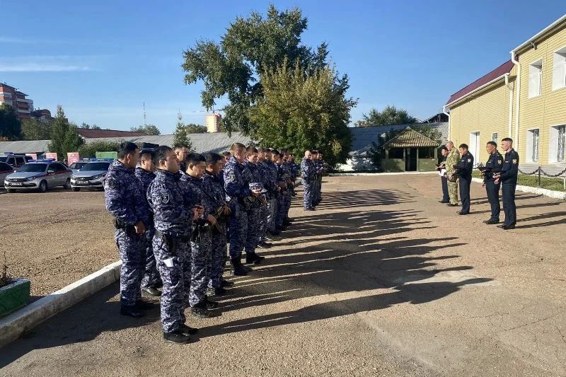 Память погибшего сотрудника вневедомственной охраны почтили в Улан-Удэ Память погибшего сотрудника вневедомственной охраны почтили в Улан-Удэ