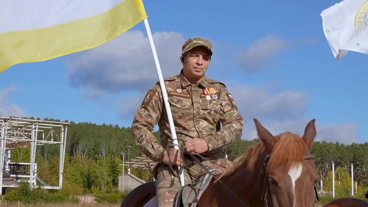 Лошади лечат. Ветеран СВО из Бурятии нашёл хобби на ипподроме Лошади лечат. Ветеран СВО из Бурятии нашёл хобби на ипподроме