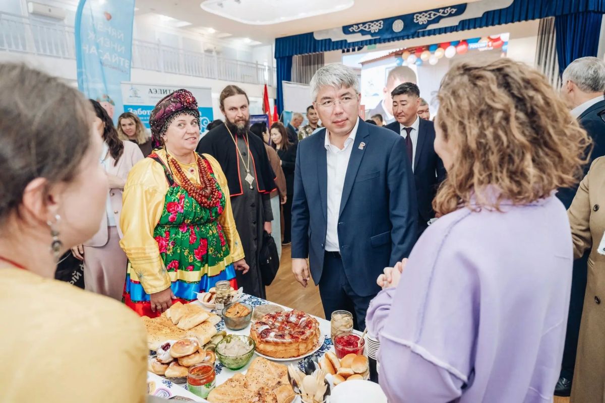 Алексей Цыденов: Всегда получаю заряд энергии от общения с нашими волонтерами, общественниками, активистами Алексей Цыденов: Всегда получаю заряд энергии от общения с нашими волонтерами, общественниками, активистами