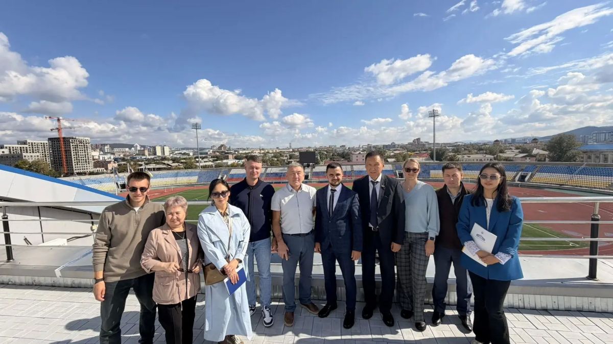 Сегодня на Центральном стадионе Республики Бурятия прошло выездное совещание депутатов Народного Хурала в рамках подготовки к заседанию Совета Народного Хурала по вопросу реализации Закона Республики Бурятия «О физической... Сегодня на Центральном стадионе Республики Бурятия прошло выездное совещание депутатов Народного Хурала в рамках подготовки к заседанию Совета Народного Хурала по вопросу реализации Закона Республики Бурятия «О физической...