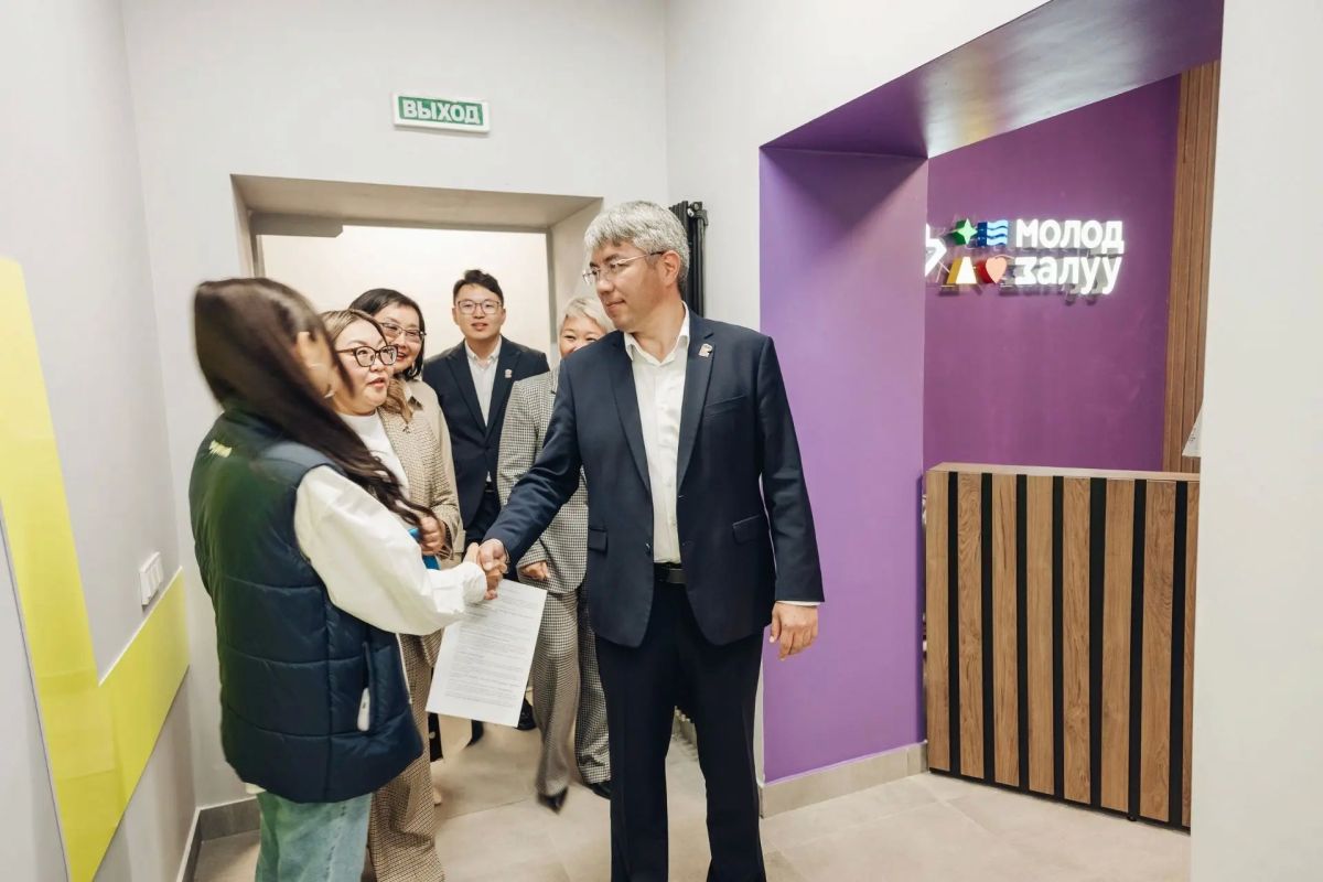 Алексей Цыденов: Сегодня в Улан-Удэ открыли новый молодёжный центр «Молод Залуу» Алексей Цыденов: Сегодня в Улан-Удэ открыли новый молодёжный центр «Молод Залуу»