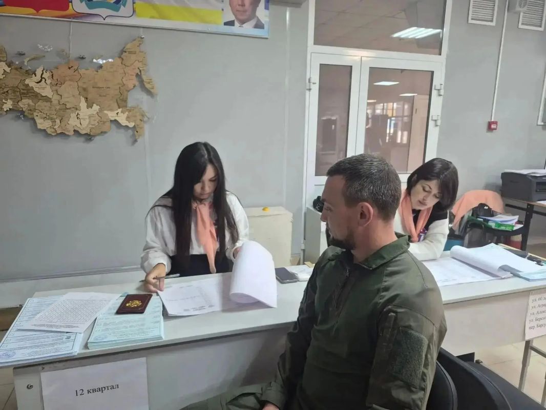 Герои СВО активно голосуют на выборах Герои СВО активно голосуют на выборах