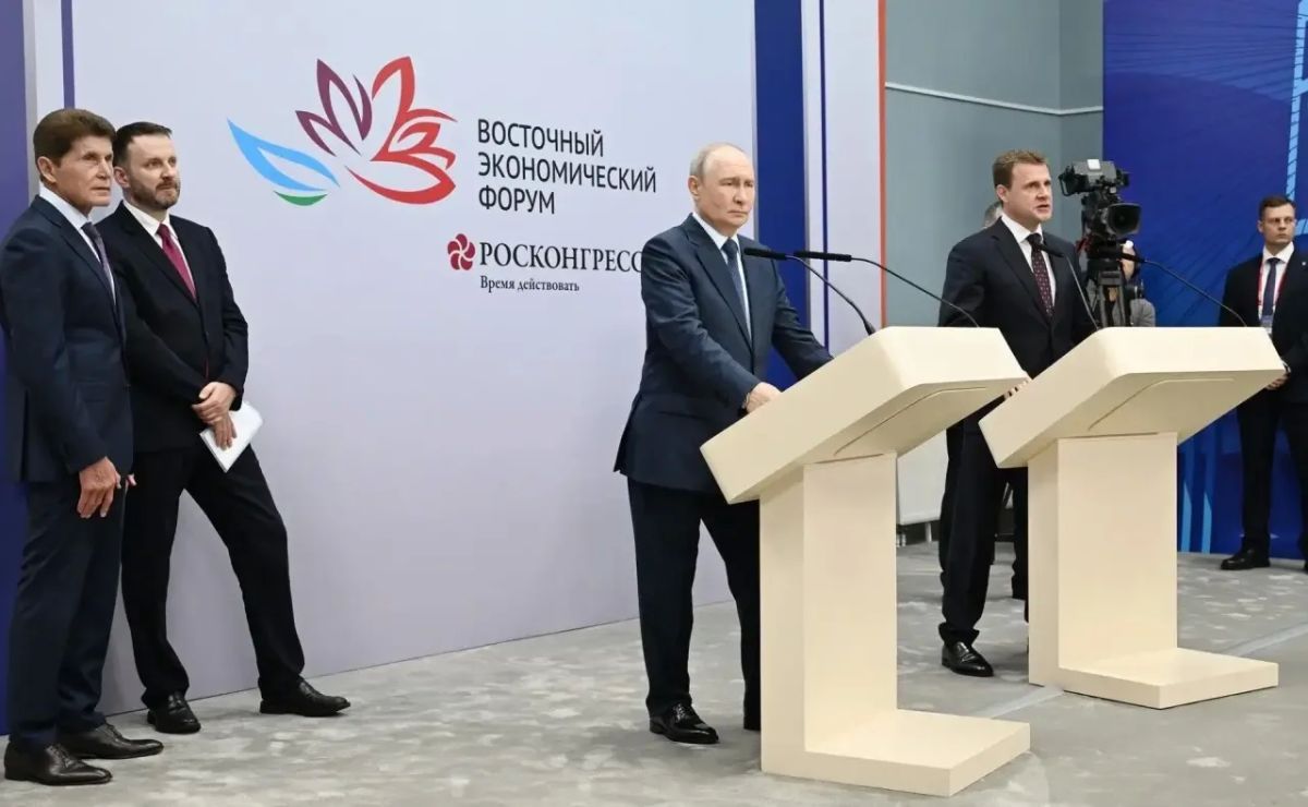 Политолог Александр Асафов: Выборы для жителей ДФО — это продолжение развития макрорегиона, заложенного на ВЭФ Политолог Александр Асафов: Выборы для жителей ДФО — это продолжение развития макрорегиона, заложенного на ВЭФ
