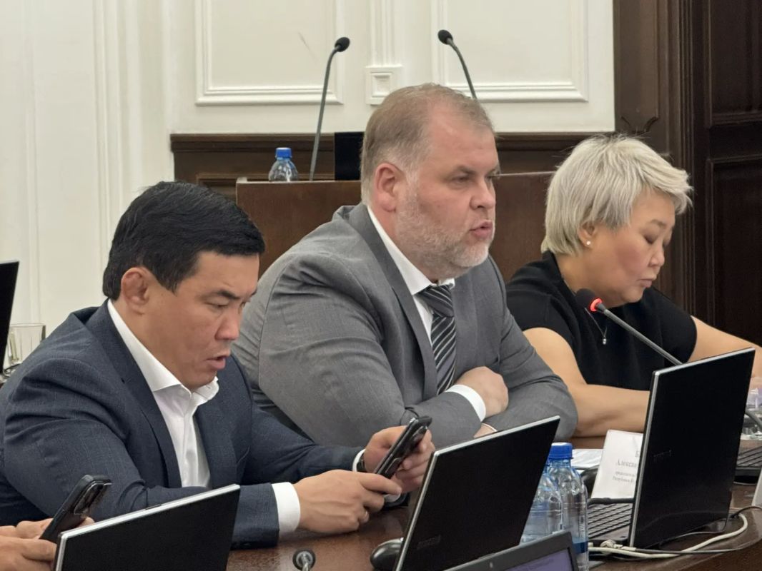 Отдельное внимание на заседании Совета депутаты уделили ходу реализации Закона Республики Бурятия «О физической культуре и спорте» Отдельное внимание на заседании Совета депутаты уделили ходу реализации Закона Республики Бурятия «О физической культуре и спорте»
