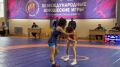 На международных юношеских играх проходят схватки по женской вольной борьбе