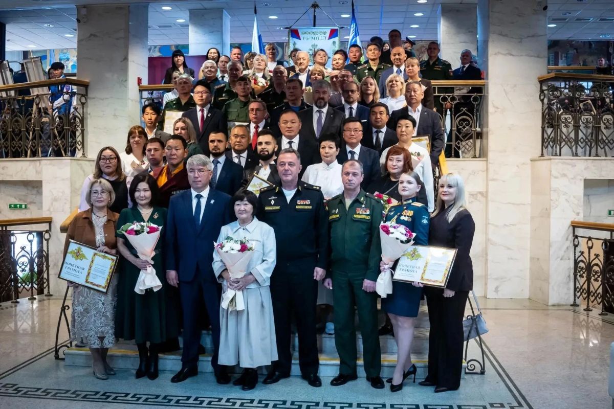 Председатель Общественного совета при МВД Бурятии награждён Министром обороны РФ Председатель Общественного совета при МВД Бурятии награждён Министром обороны РФ