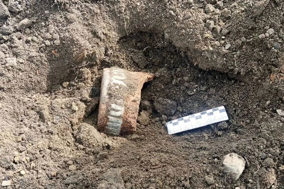 Осколок 152-мм снаряда нашли между домами в Загорске Осколок 152-мм снаряда нашли между домами в Загорске