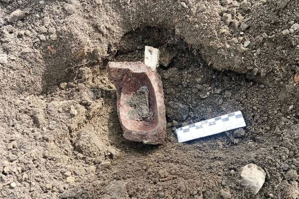 Осколок 152-мм снаряда нашли между домами в Загорске