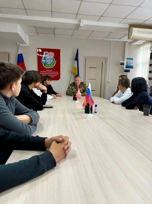 Единое сердце великой страны: ветераны транспортной полиции провели урок Мужества для школьников Единое сердце великой страны: ветераны транспортной полиции провели урок Мужества для школьников