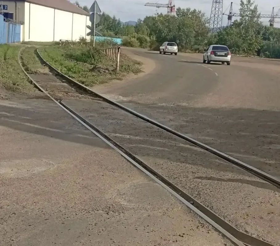 В Улан-Удэ по требованию прокуратуры отремонтировали опасный железнодорожный переезд
