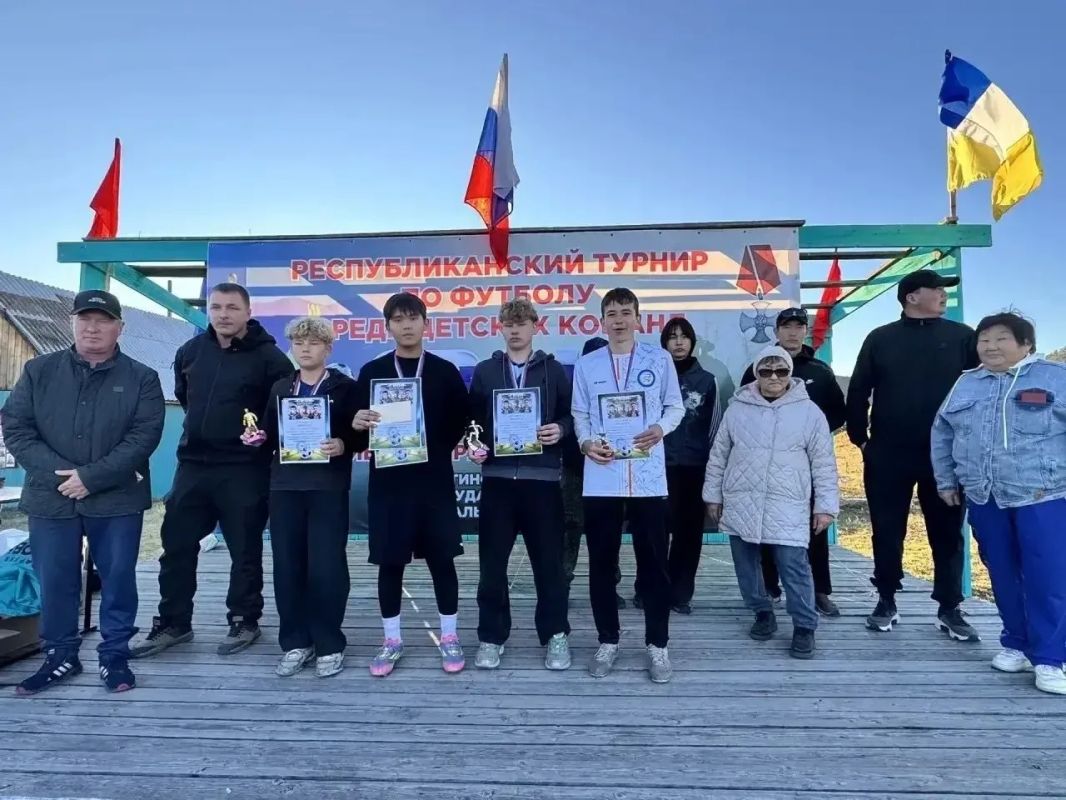 В Бурятии подвела итоги республиканского турнира по футболу «СВОИ» В Бурятии подвела итоги республиканского турнира по футболу «СВОИ»