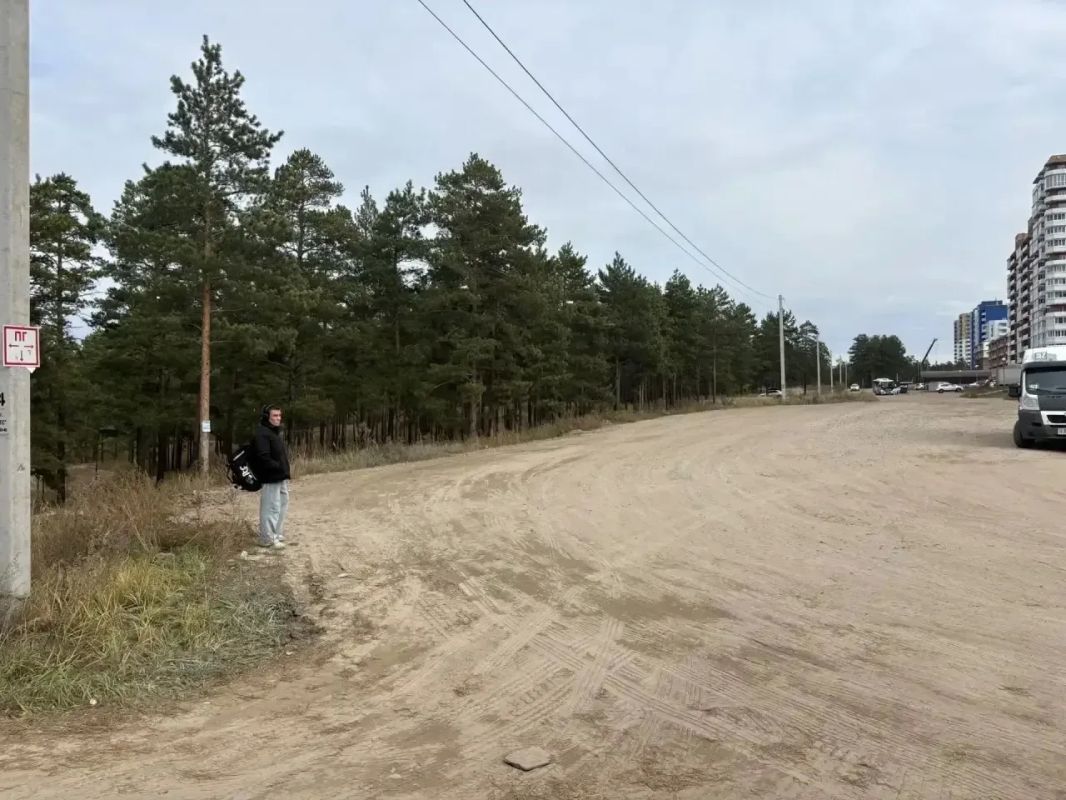 В Улан-Удэ наводят порядок на конечных остановках автобусов В Улан-Удэ наводят порядок на конечных остановках автобусов