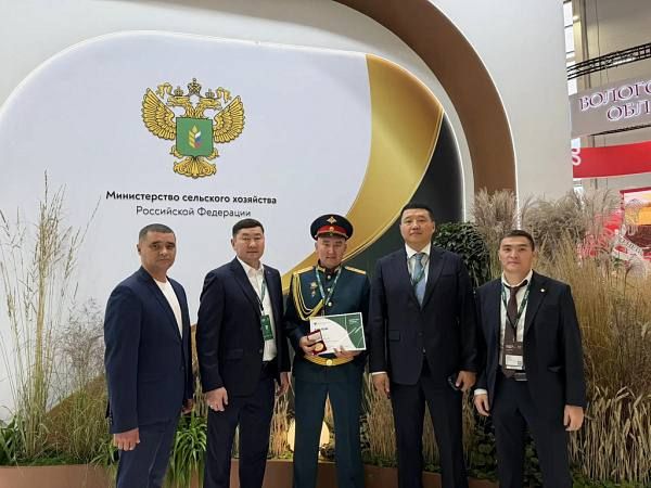 Участника СВО из Бурятии наградили золотой медалью за развитие фермерства