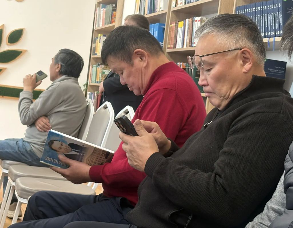 Сегодня состоялась презентация книги в «Судьбы предназначение» памяти ректора БГСХА, доктора ветеринарных наук, профессора, депутата Народного Хурала Александра Попова Сегодня состоялась презентация книги в «Судьбы предназначение» памяти ректора БГСХА, доктора ветеринарных наук, профессора, депутата Народного Хурала Александра Попова