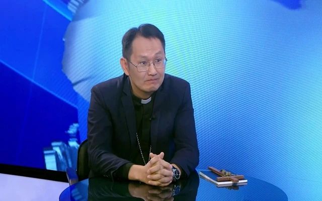 "Панорама Бурятии".. Гость в студии - Александр Дышенов, преподаватель БГУ, пастор Евангелическо-лютеранского прихода «Благодати Христовой» г. Улан-Удэ