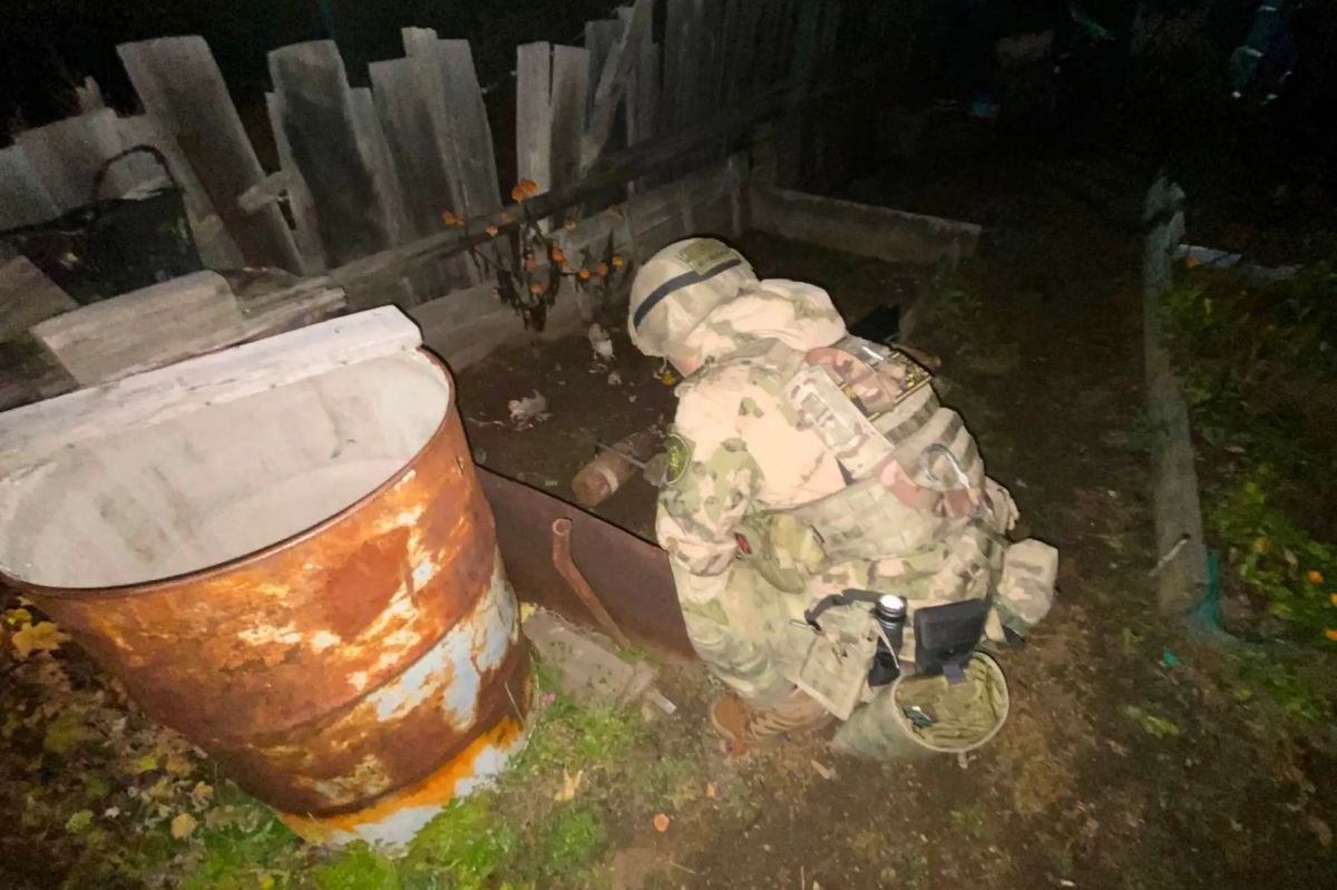 Взрывотехники Росгвардии обследовали снаряд в Улан-Удэ Взрывотехники Росгвардии обследовали снаряд в Улан-Удэ
