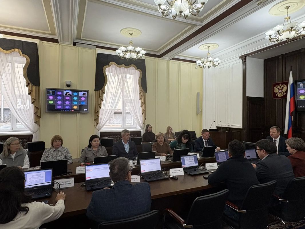 В Народном Хурале Бурятии состоялся «круглый стол» на тему «О ходе реализации Закона Республики Бурятия «Об образовании в Республике Бурятия» в части малокомплектных школ» В Народном Хурале Бурятии состоялся «круглый стол» на тему «О ходе реализации Закона Республики Бурятия «Об образовании в Республике Бурятия» в части малокомплектных школ»