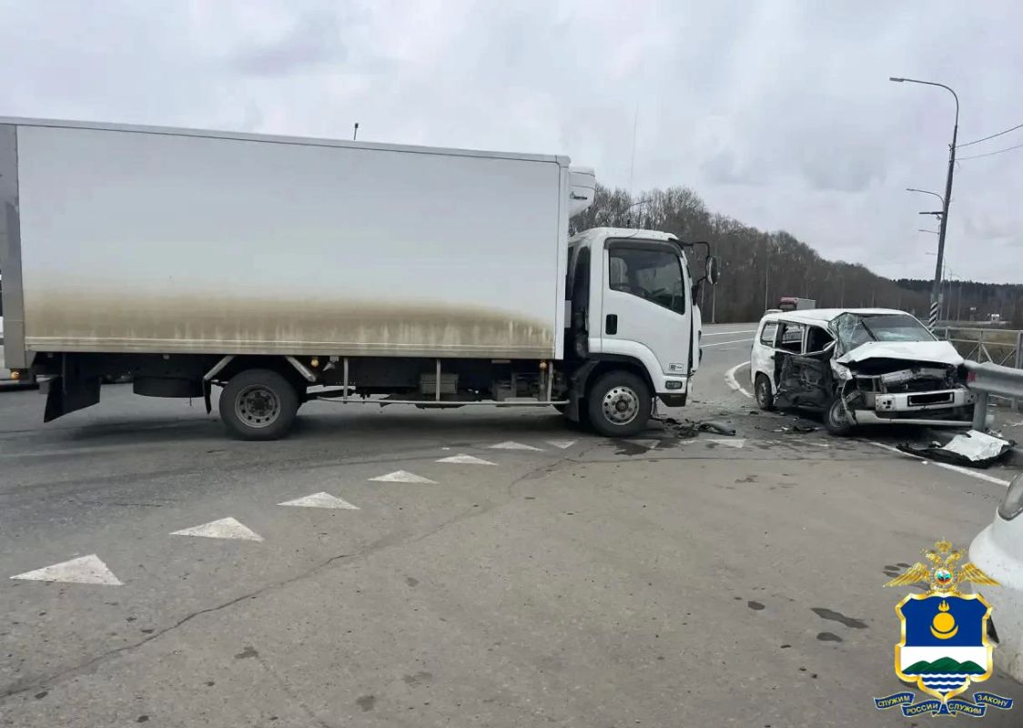 Сотрудниками ГИБДД устанавливаются обстоятельства ДТП в Кабанском районе