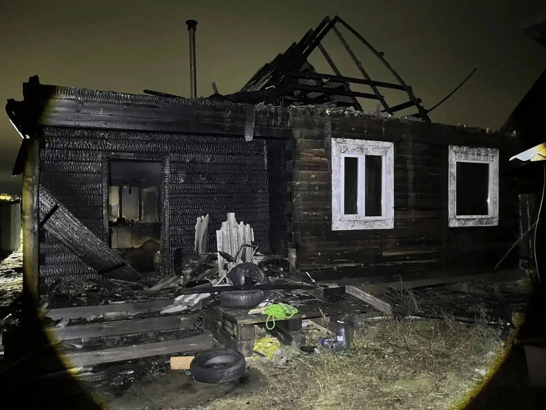Детей из огня спас сосед. Ночью возгорание в доме женщины первым заметил сосед и поспешил на помощь
